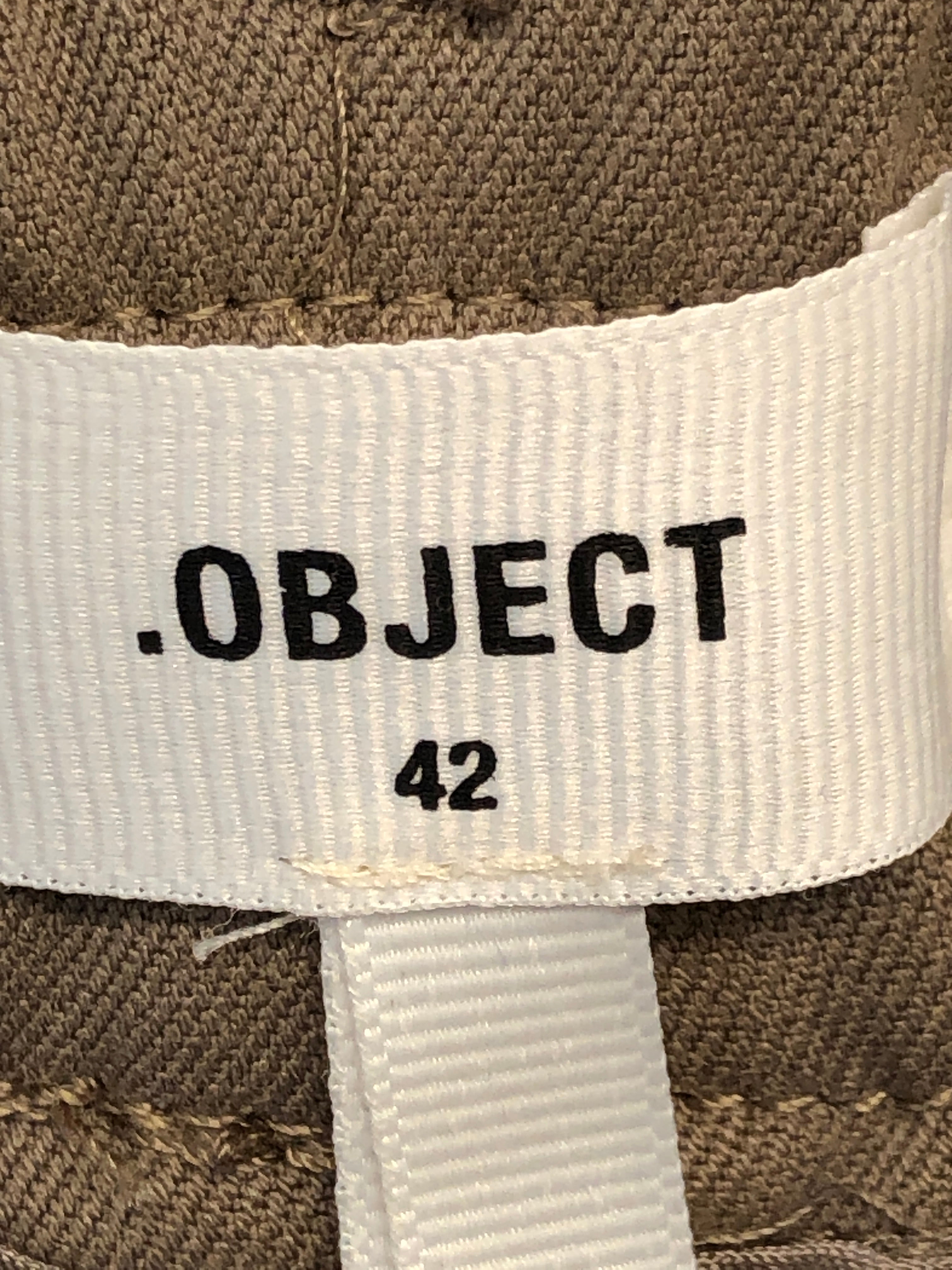 .Object Bukser